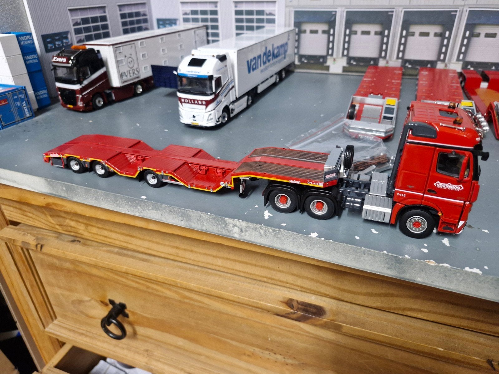 Mercedes actros nooteboom + multitrailer, Ophalen of Verzenden, Zo goed als nieuw, Bus of Vrachtwagen