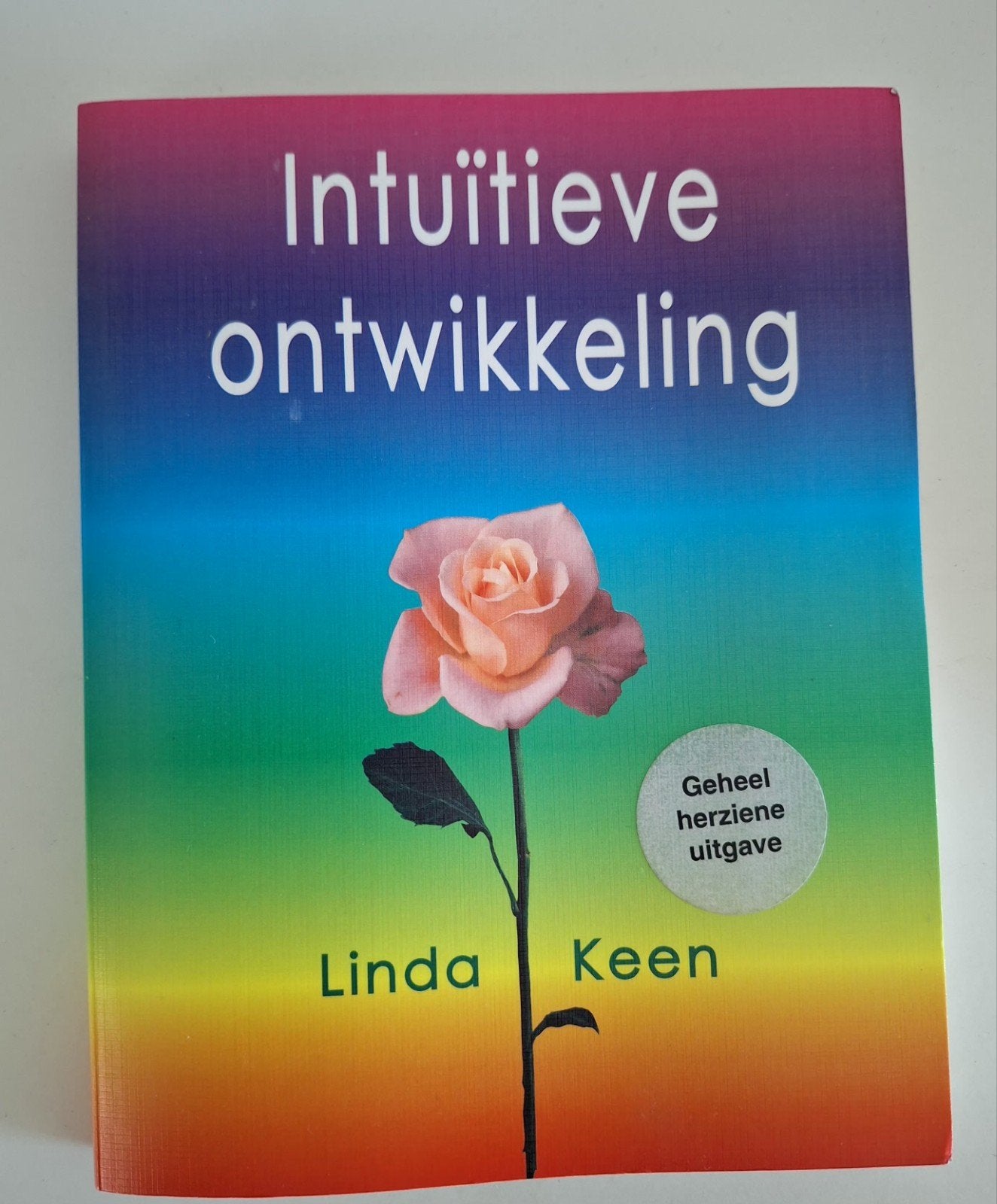 L. Keen - Intuitieve ontwikkeling, Achtergrond en Informatie, Astrologie, Ophalen of Verzenden, Zo goed als nieuw