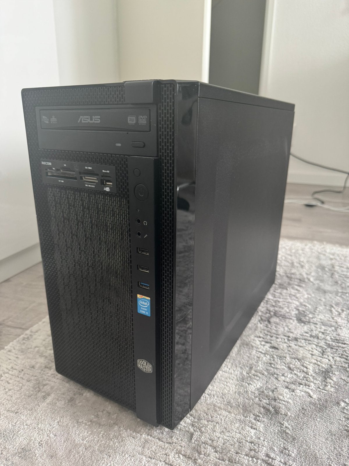 Desktop pc met videokaart, Ophalen, Zo goed als nieuw