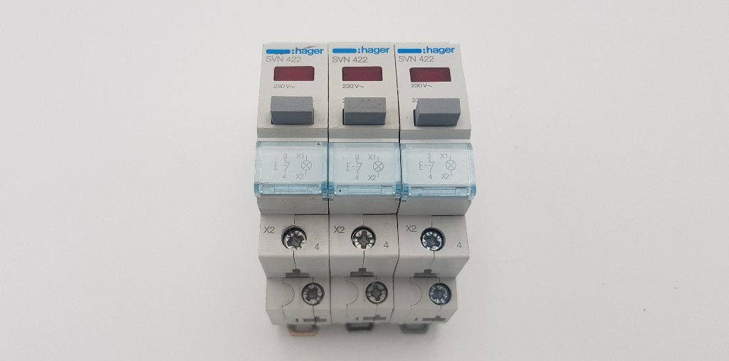 Hager Pulsdrukker SVN422 met ledsignaalmodule rood (3x), Gebruikt, Onbekend, Ophalen of Verzenden, Onbekend