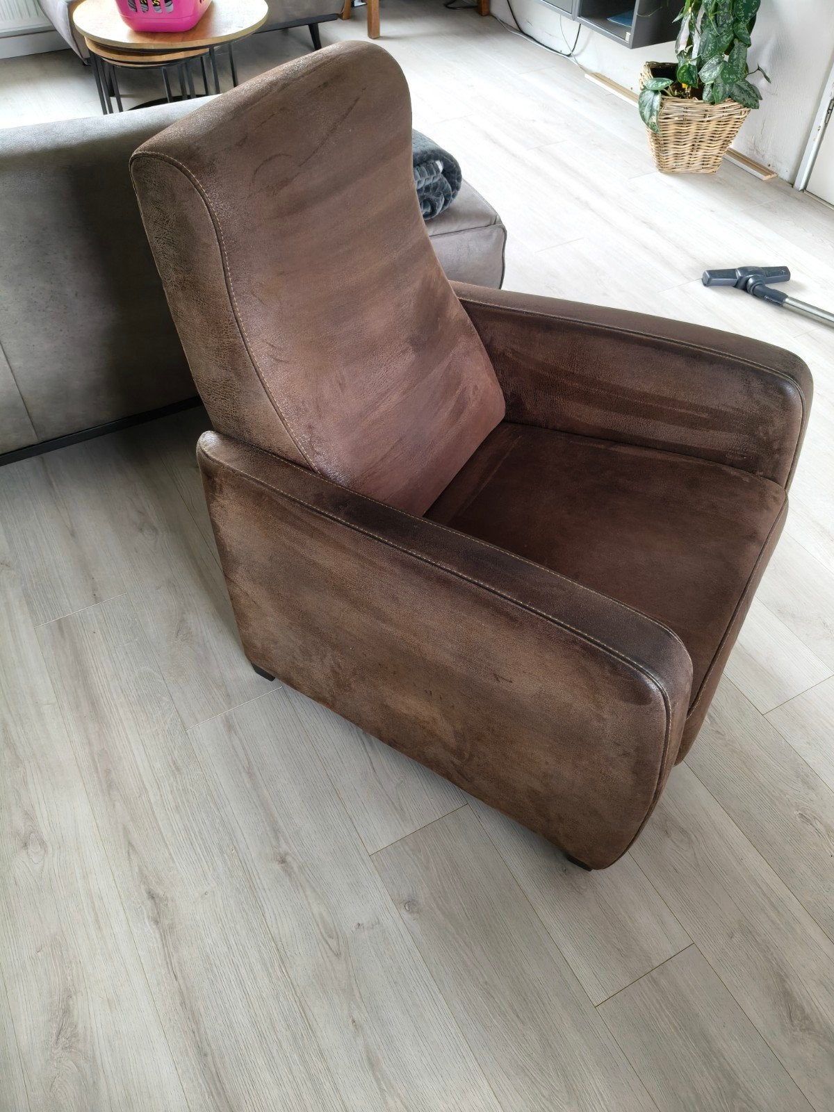 Bruine leren fauteuil, Huis en Inrichting, Fauteuils, Ophalen, Gebruikt, 75 tot 100 cm, 50 tot 75 cm