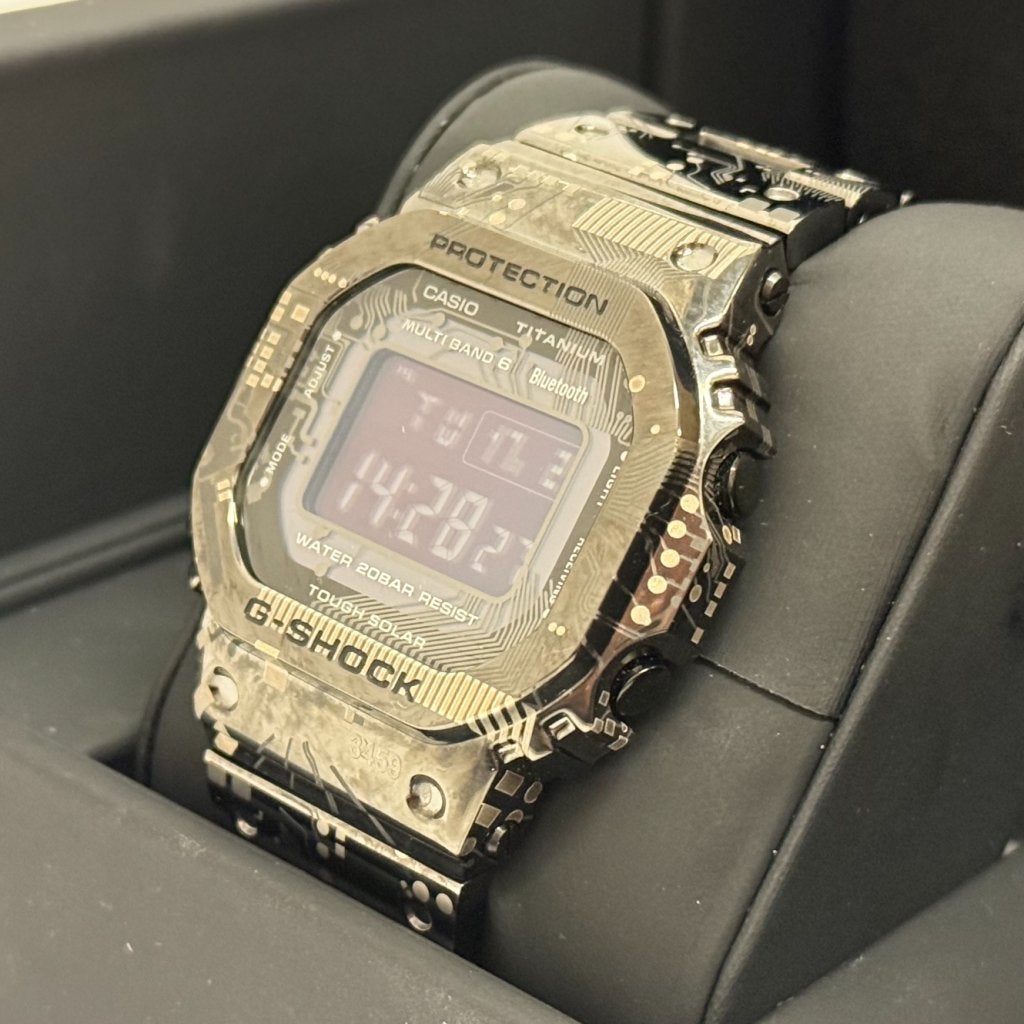 Casio G-Shock GMW-B5000TCC-1JR Special Edition (Nieuwstaat), G-shock, Gebruikt, Support@gshock.com, 529 5th Ave
New York, NY 10017
USA