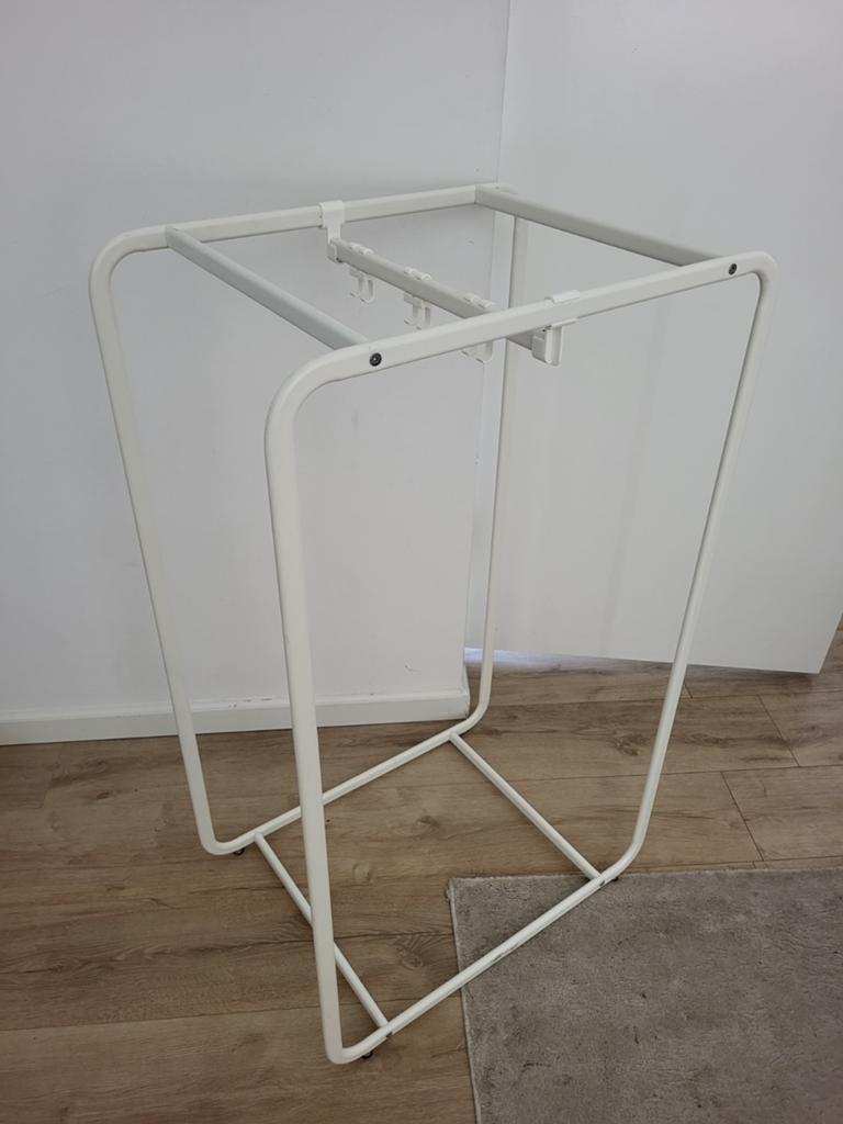 IKEA Kapstok - Wit metalen kledingrek met haken 💫, 100 tot 150 cm, Ophalen of Verzenden, Zo goed als nieuw, Metaal
