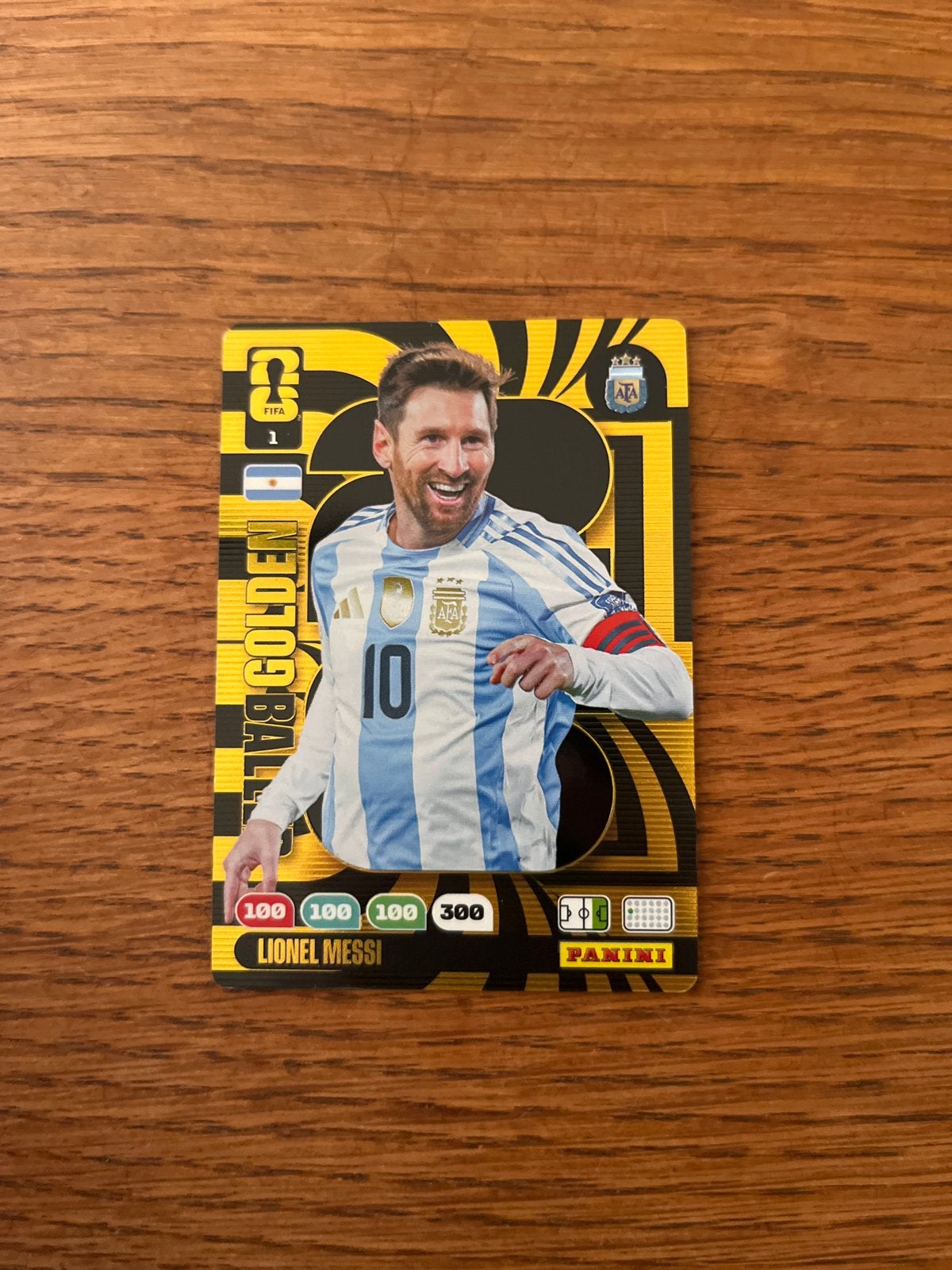 Lionel Messi FIFA World Cup 2022 Adrenalyn XL Golden Ball, Ophalen of Verzenden, Zo goed als nieuw, Buitenlandse clubs, Spelerskaart