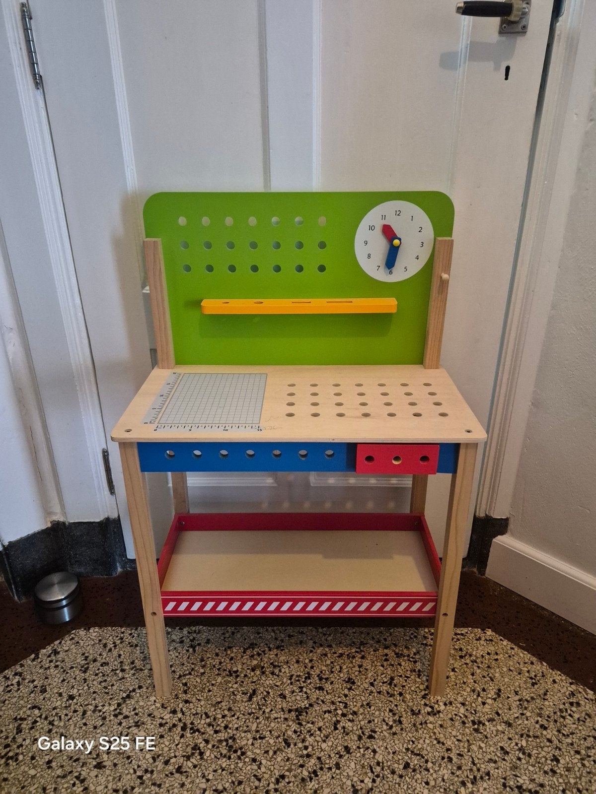 Houten kinderwerkbank - in nette staat