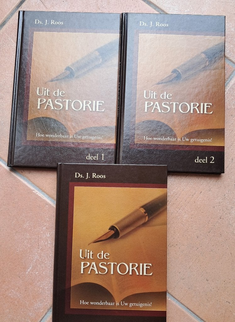 Uit de pastorie, Ophalen of Verzenden, Zo goed als nieuw, Ds J Roos