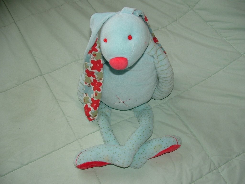 HAPPY HORSE KONIJN RABBIT BLUE SNIFFLE NR3 VELOURS BLAUW, Overige karakters, Ophalen of Verzenden, Middelgroot (20 tot 80 cm)
