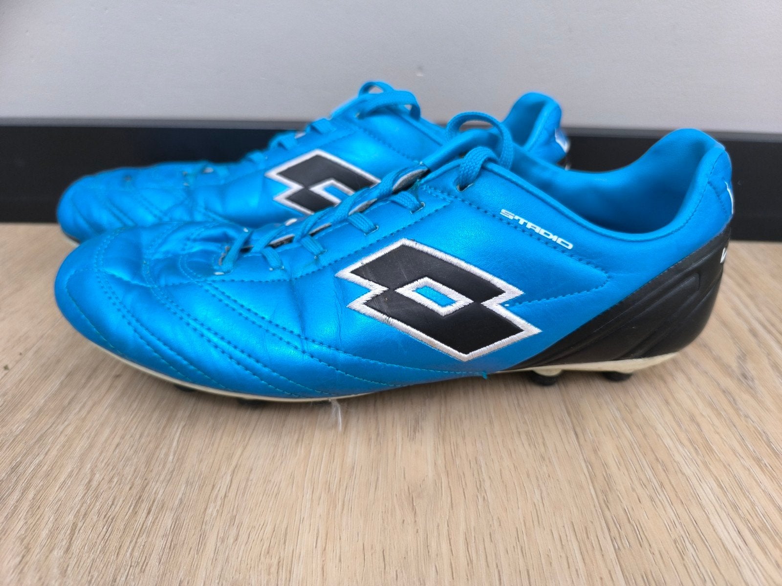 Lotto Voetbalschoenen maat 39, Maat XS of kleiner, Schoenen, Ophalen of Verzenden, Zo goed als nieuw