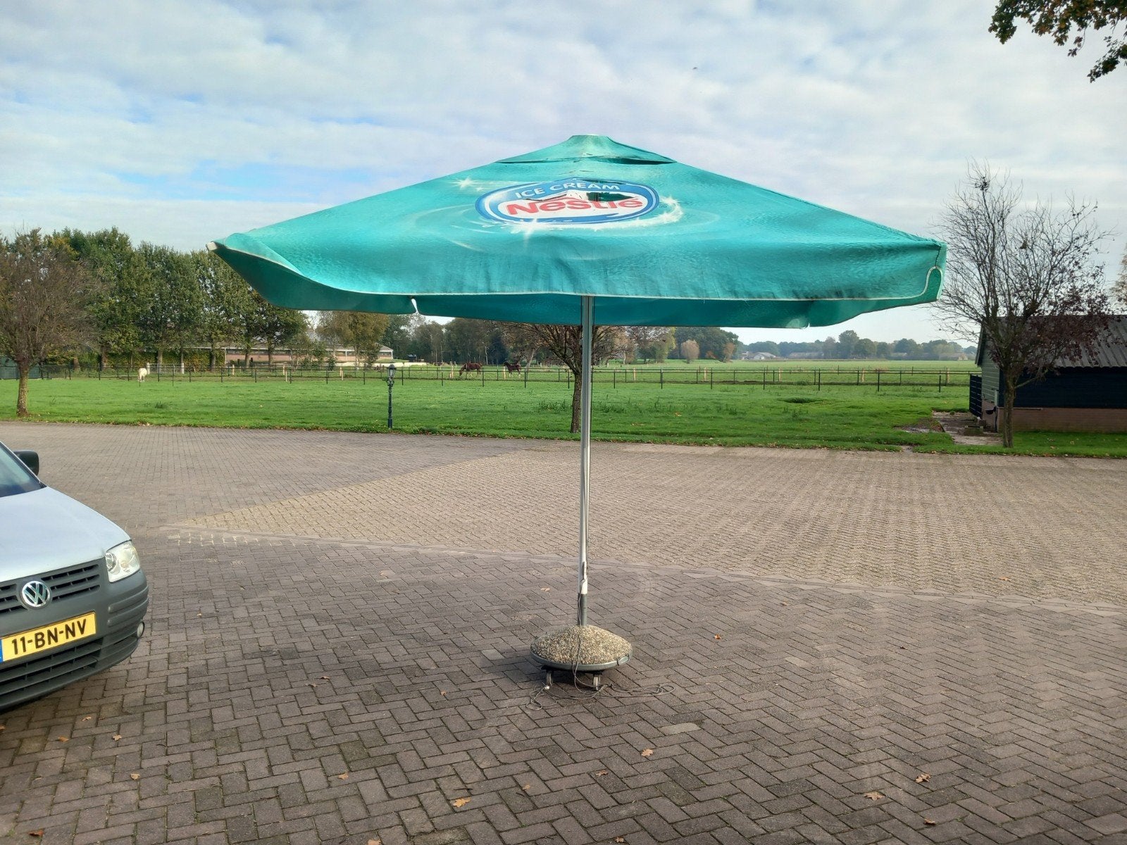 Grote parasol/ horeca parasol, Tuin en Terras, Ophalen, Gebruikt, Stokparasol