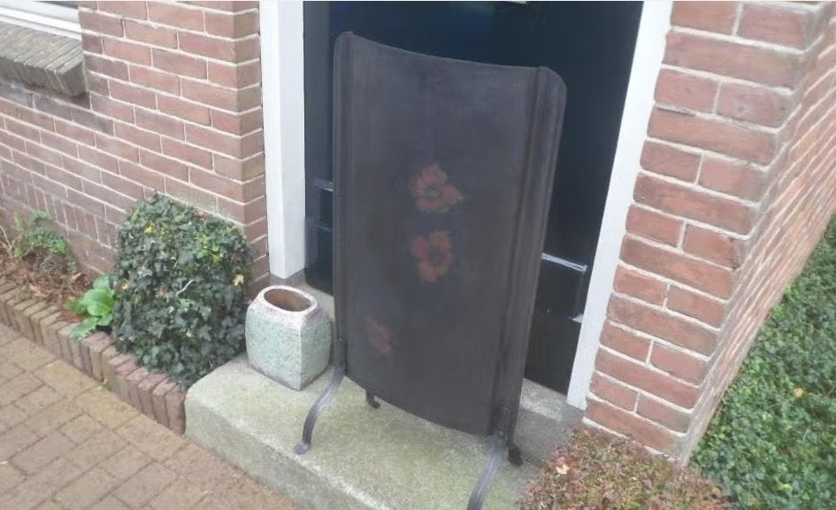 Antiek haardscherm zomerscherm gebloemd zwart ijzer 100 hoog, Ophalen of Verzenden, Gebruikt, Inbouwhaard, Houthaard