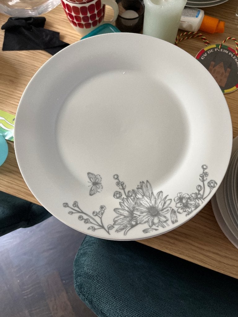 Servies - borden, Huis en Inrichting, Keuken | Servies, Ophalen, Overige merken, Zo goed als nieuw, Bord(en)