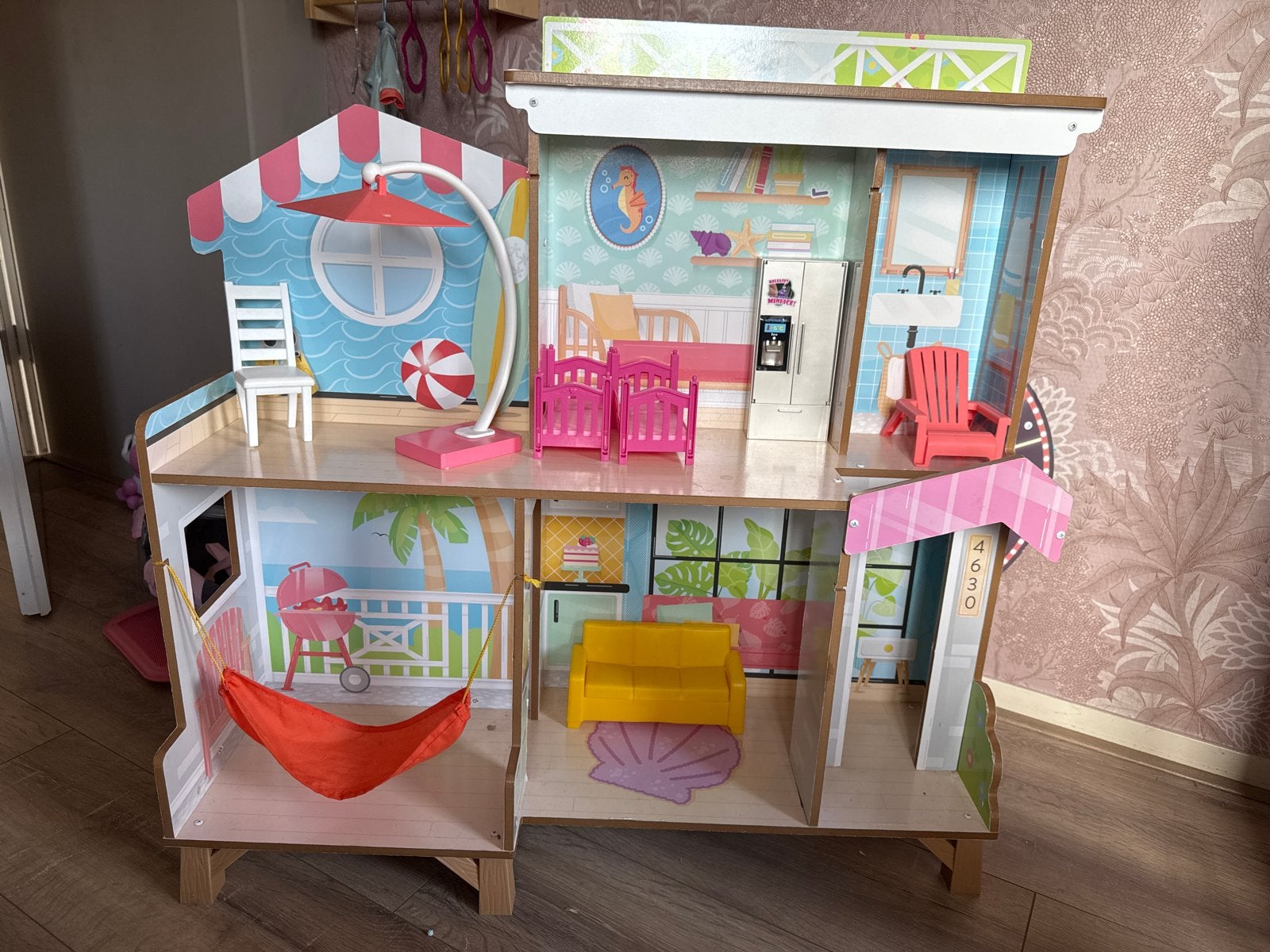 Groot Houten Poppenhuis met Meubels en Accessoires, Ophalen, Zo goed als nieuw, Meisje