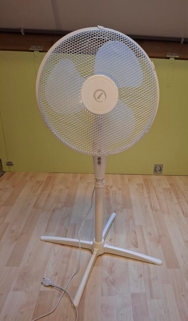 FUAVE Statiefventilator - Wit, Witgoed en Apparatuur, Ventilatoren, Ophalen