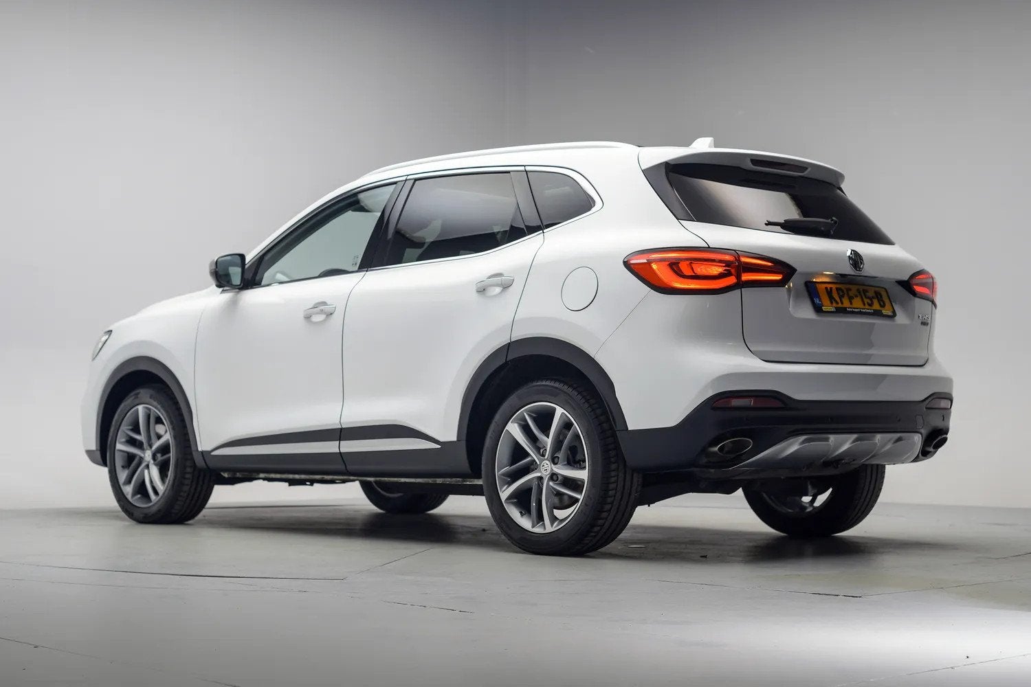 MG EHS 1.5 TGDI PHEV Luxury [ Panorama Leder Navi LED ], Auto's, MG, Gebruikt, 4 cilinders, 258 pk, Automatische klimaatregeling