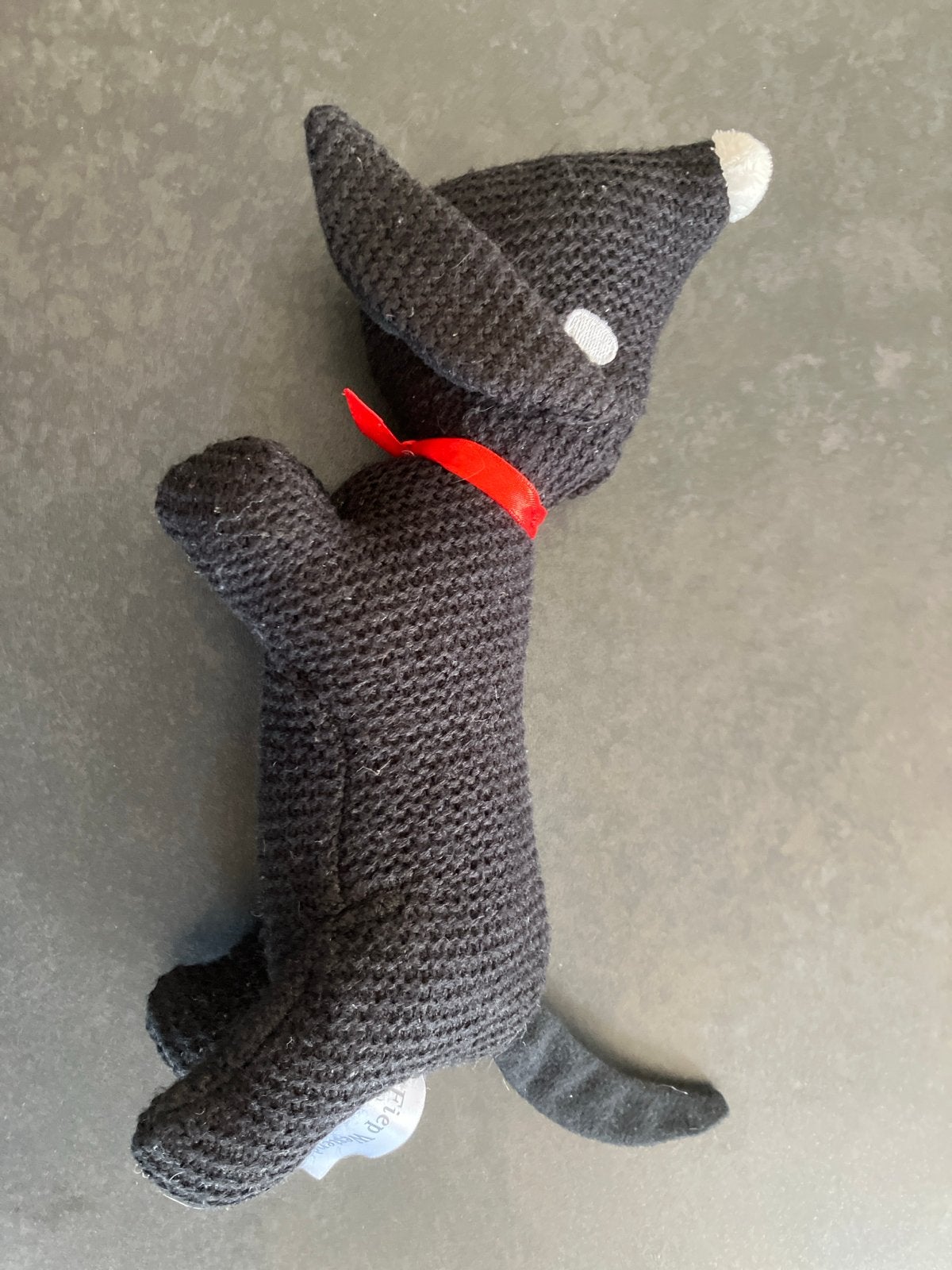 Takkie gebreide knuffel met rode strik, Zwart, Klein (minder dan 20 cm), Hond, Ophalen of Verzenden