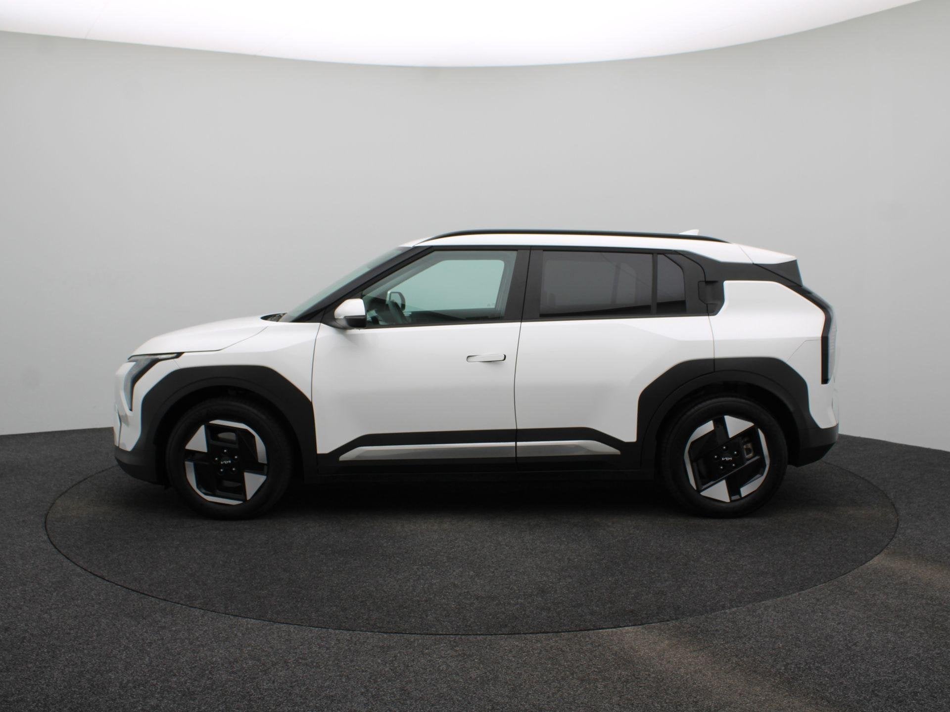 Kia EV3 Plus 58.4 kWh | Stoel Stuur Verwarming | Navigatie |, Auto's, Stof, 1700 kg, 360 min, Nieuw