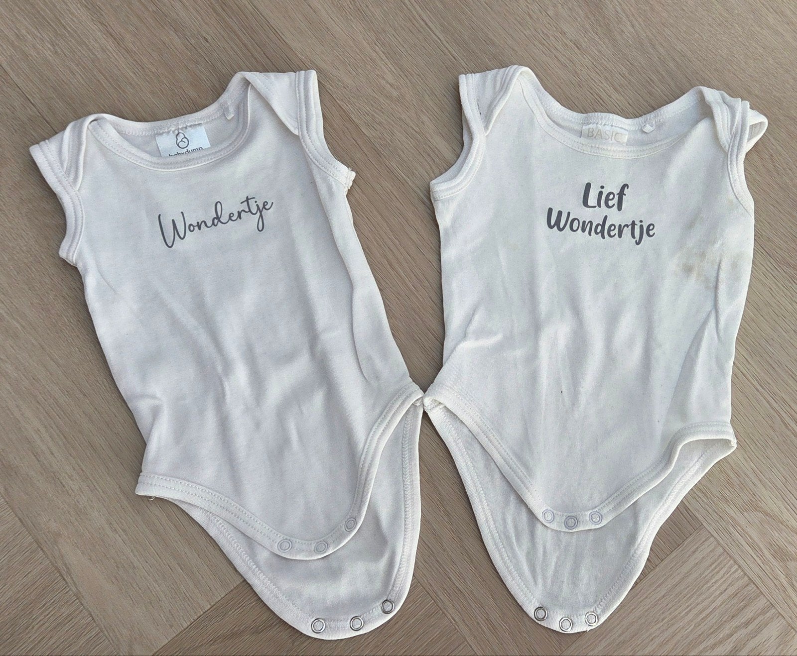 2x wit mouwloos rompertje maat 50/56, Nacht- of Onderkleding, Jongetje of Meisje, Ophalen of Verzenden, Gebruikt