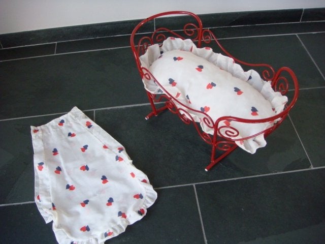 Vintage poppenwiegje met matras en hemel, Antiek en Kunst, Ophalen of Verzenden