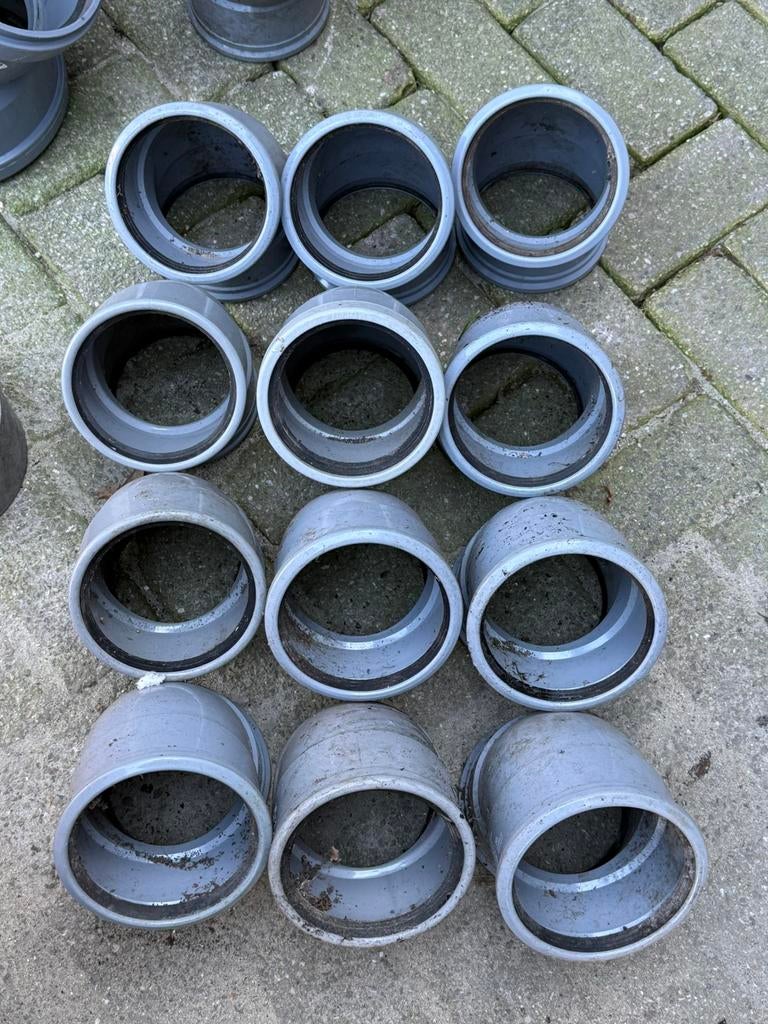 Dyka pvc, Doe-het-zelf en Verbouw, Buizen en Afvoer, Bochten, Pvc, Ophalen of Verzenden, Zo goed als nieuw