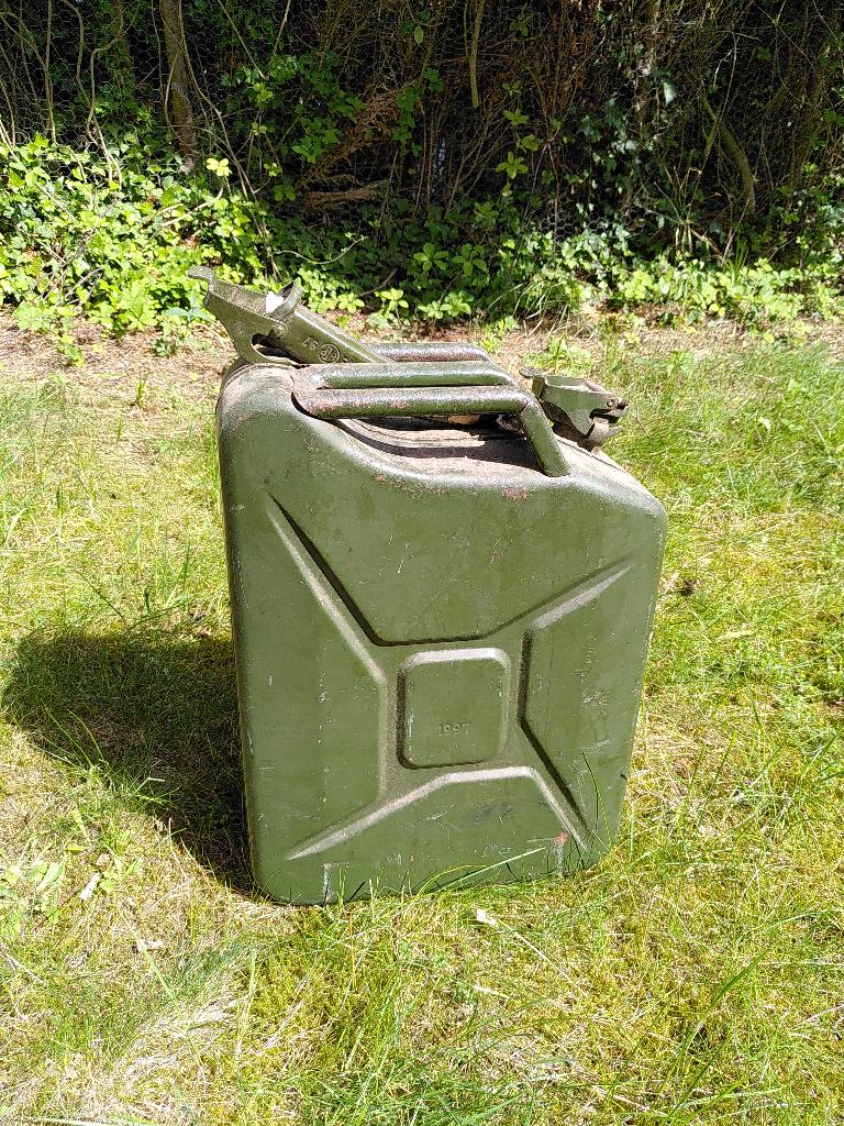 Metalen jerrycan 20 liter met schenktuit, Ophalen