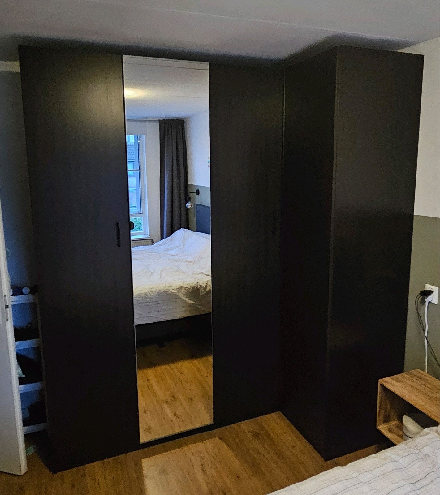 Ikea Pax Kast Bruinzwart: spiegel, manden, roedes en planken, Ophalen, Met deur(en), Gebruikt, 200 cm of meer