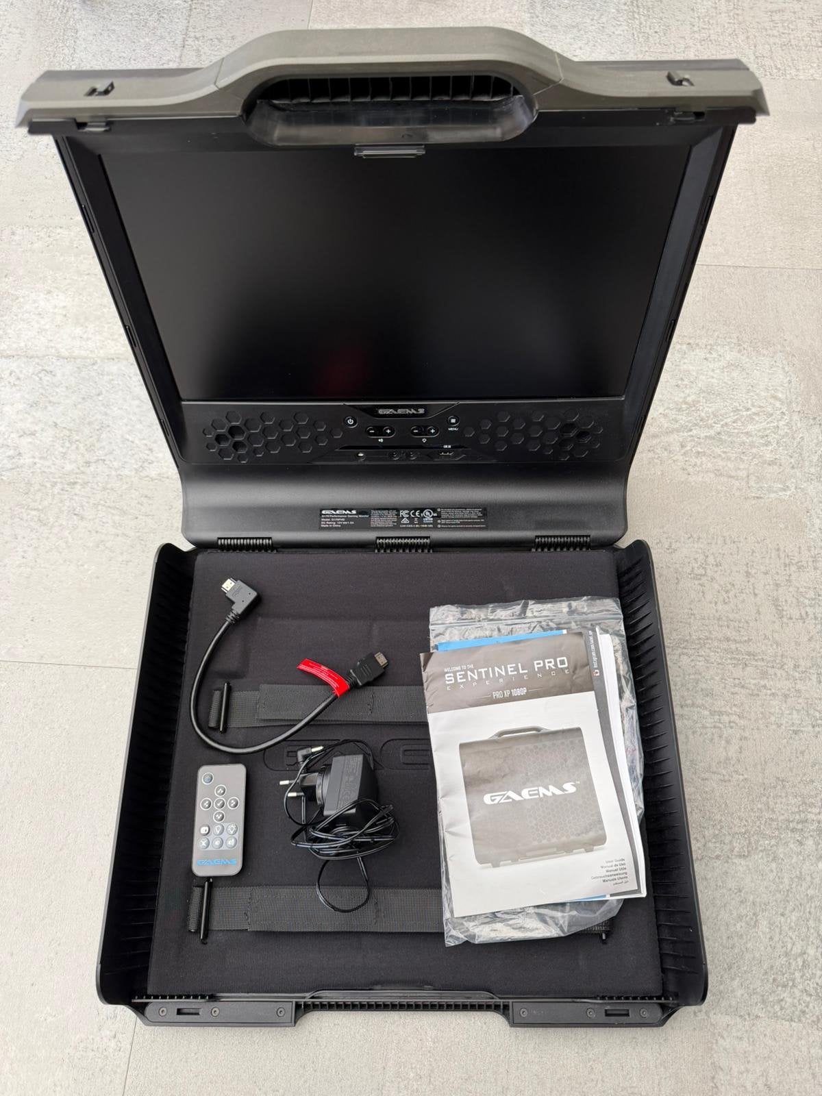 GAEMS Sentinel Pro XP 1080p Draagbare Gaming Monitor Koffer, Spelcomputers en Games, Gebruikt, Overige typen, Overige merken, PlayStation