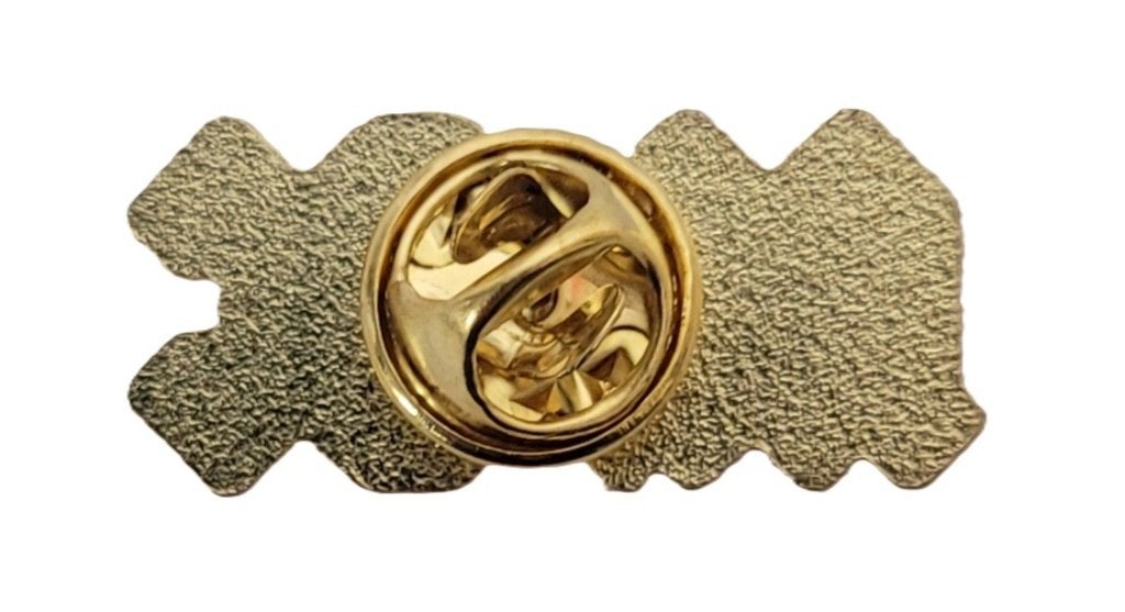 ACDC logo rood goud pin van metaal speldje speld, Info@deconoord.nl, Deco Noord, Nieuw, Ophalen of Verzenden