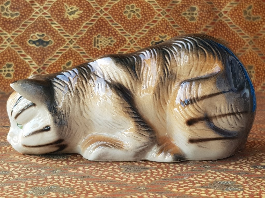 Mooi oud beeldje uit Engeland van kat of poes 20 cm., Antiek en Kunst, Antiek | Porselein, Ophalen of Verzenden