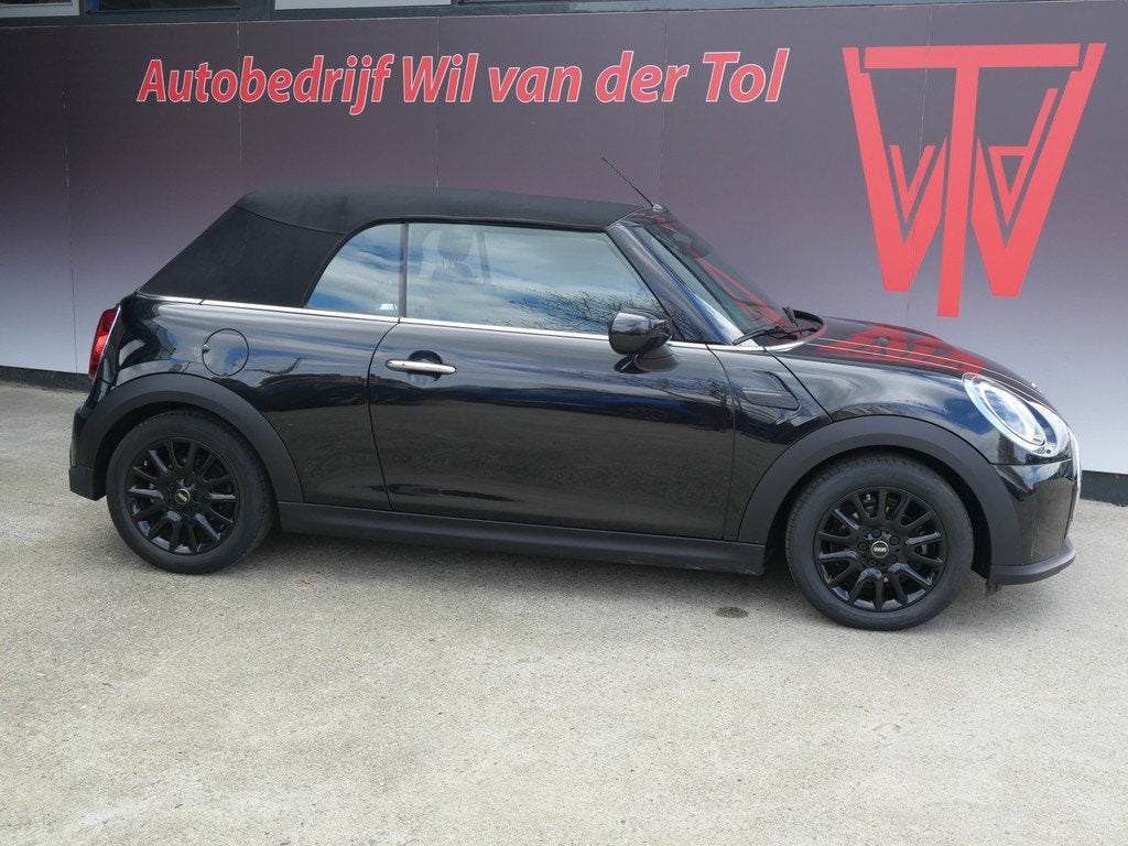 MINI Cabrio 1.5 COOPER | AUTOMAAT | LED | HALF-LEER | FACELI, Auto's, Mini, 136 pk, Gebruikt, Zwart, Cabriolet