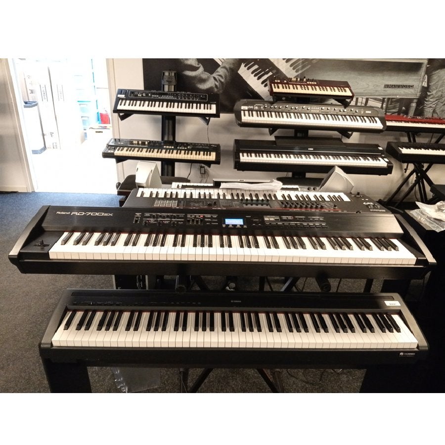Roland RD-700SX Stage Piano - Occasion, https://www.roland.com/nl/support/, Gebruikt, Zwart, Digitaal