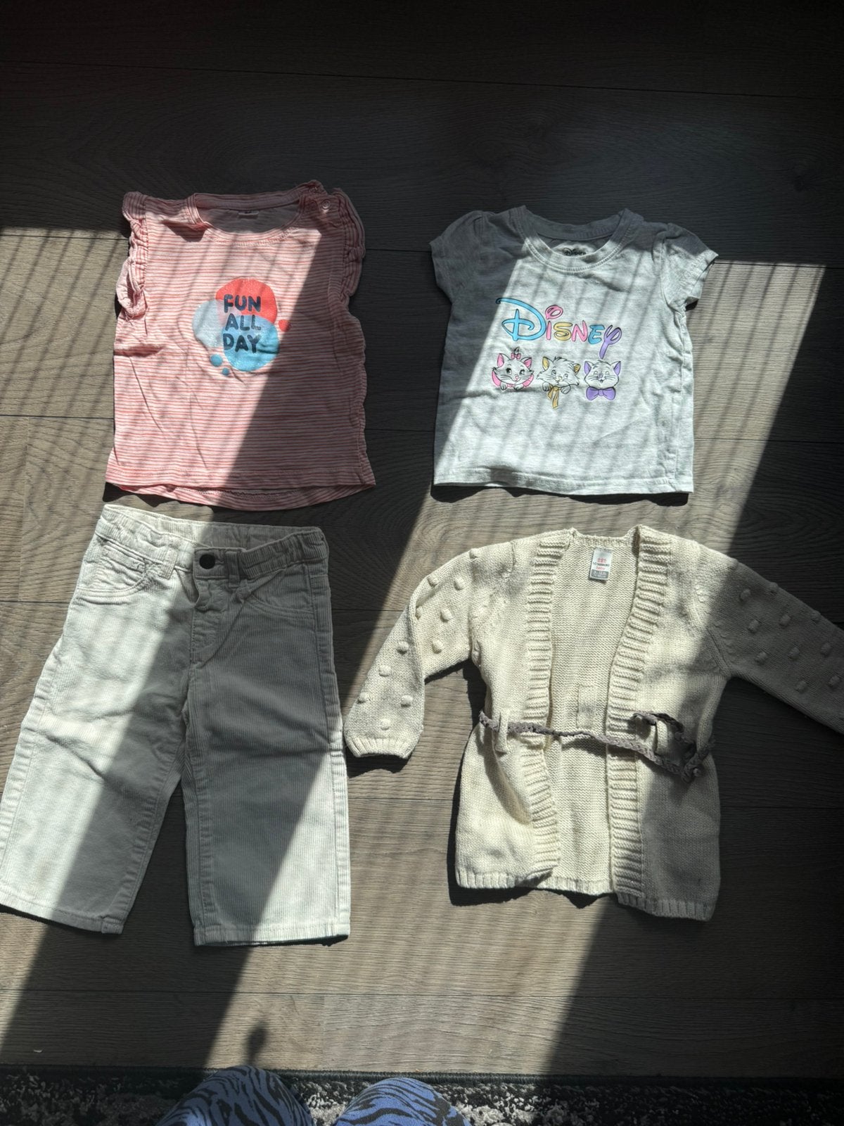 Beige vest, broek en twee leuke shirts, Ophalen of Verzenden, Zo goed als nieuw