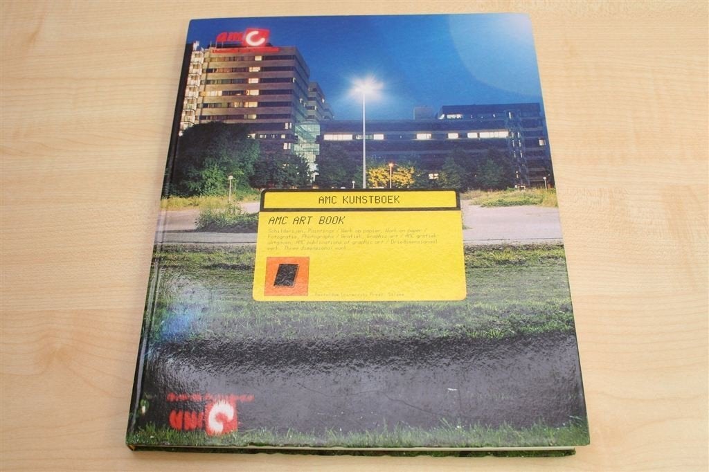 AMC Kunstboek — Overzicht van de Kunstcollectie & Essays, Ophalen of Verzenden, Gelezen