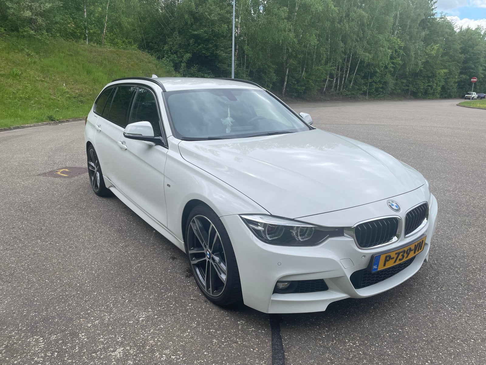 BMW 3-Serie 318i 136pk Aut 2019 Wit, Auto's, Automaat, 1465 kg, Wit, Stationwagon
