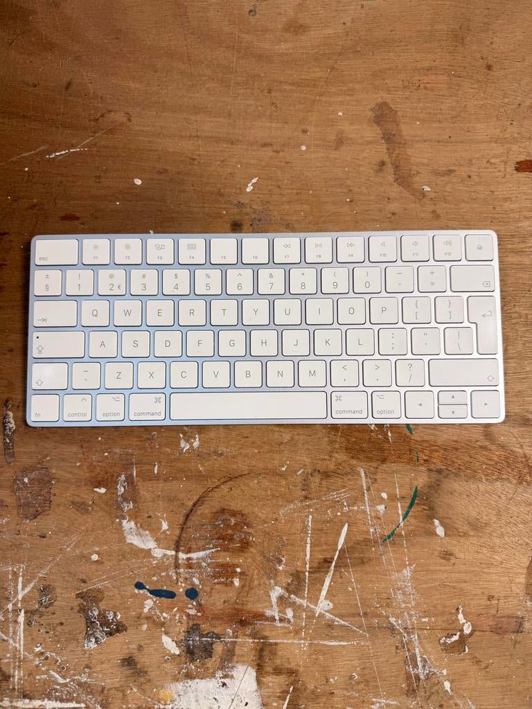 Apple Magic Keyboard A1644 - Draadloos QWERTY Toetsenbord, Gebruikt, Multimediatoetsen, Ophalen of Verzenden, Draadloos