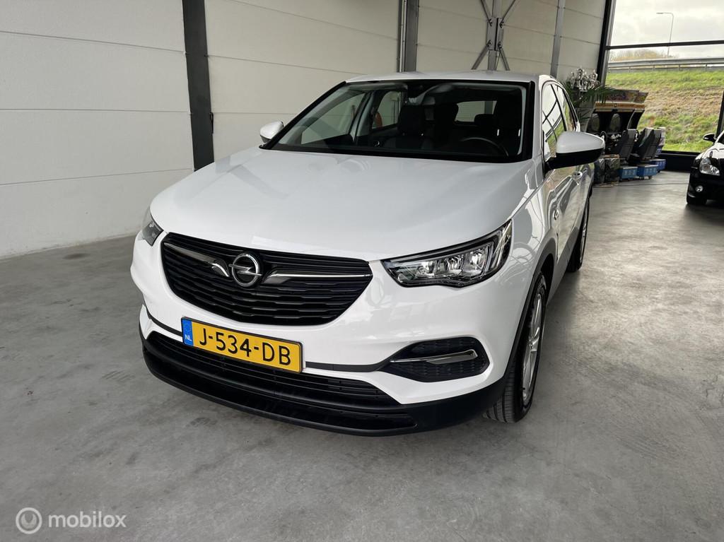 Opel Grandland X 1.2 Turbo Innovation, Voorwielaandrijving, Gebruikt, 1199 cc, Wit