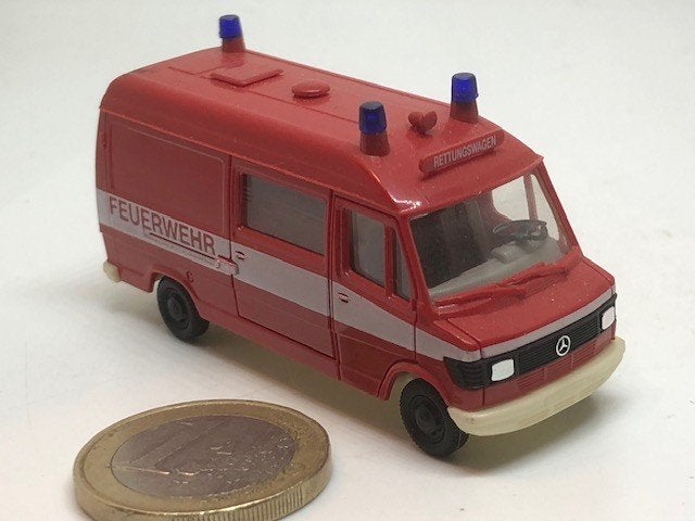 Brandweer Mercedes 207 D Rettungswagen, Herpa, Ophalen of Verzenden, Auto, Herpa