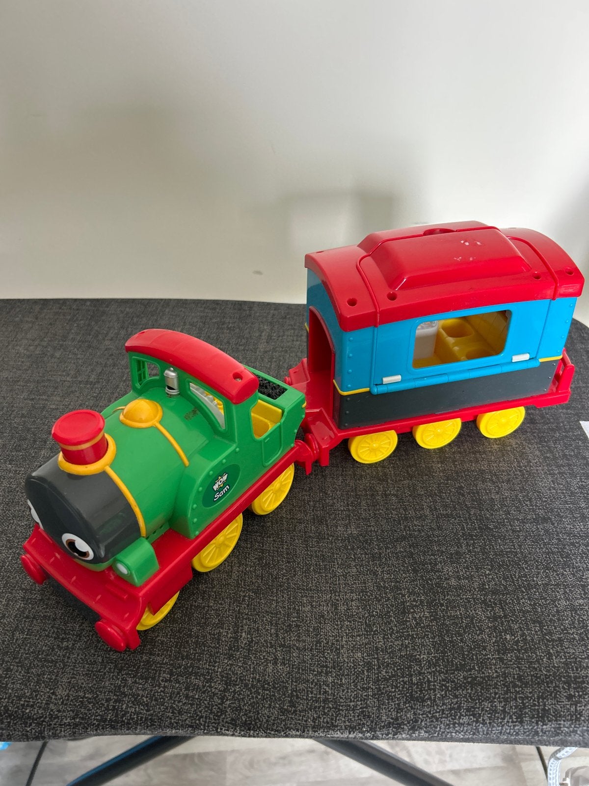 WOW Toys Sam de Stoomtrein met wagon, Ophalen of Verzenden, Gebruikt