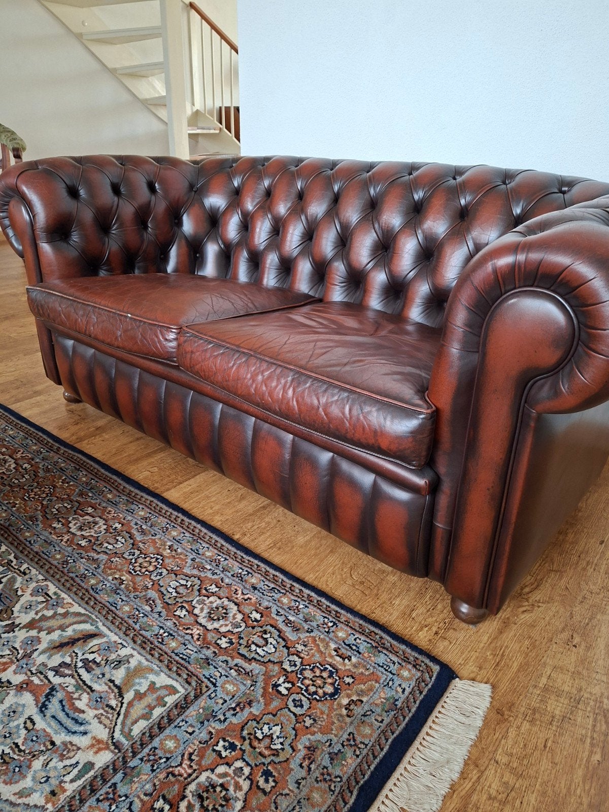 Chesterfield 2-zits bank antique red., Ophalen