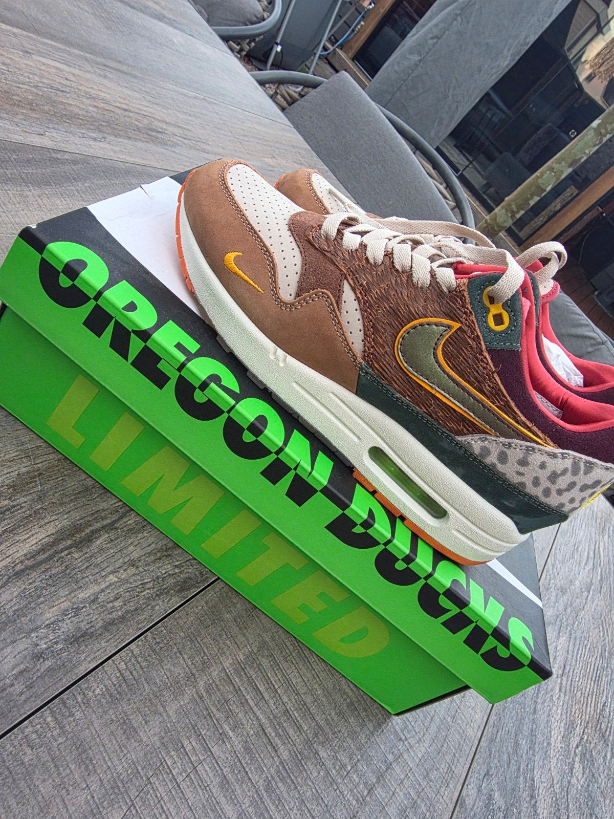Nike Air Max 1 87 Luxe University of Oregon PE, Kleding | Heren, Ophalen of Verzenden, Nieuw, Overige kleuren
