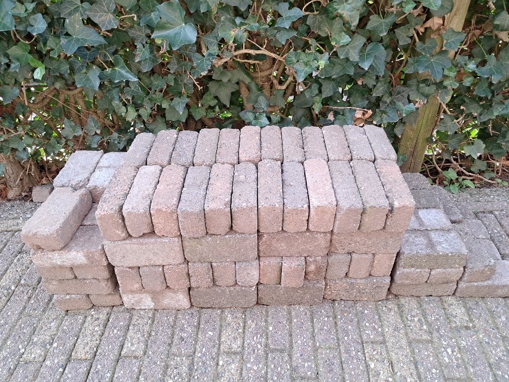 KLINKERTJES  14 x 7 x 4,5 cm.  gratis ophalen, Tuin en Terras, Ophalen, Gebruikt, Klinkers, Minder dan 5 m²
