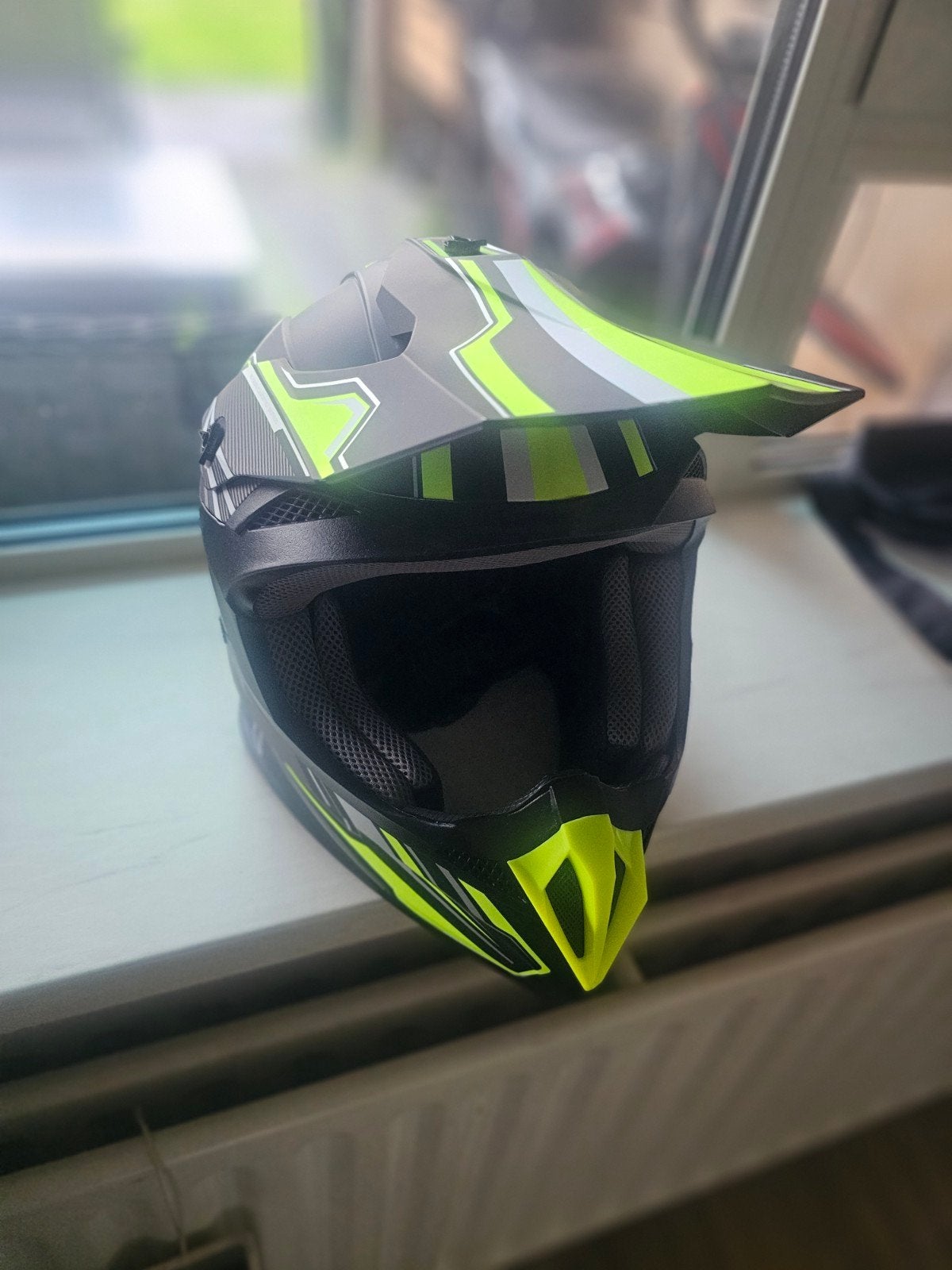 Nieuwe valtinsu crosshelm xl met set handschoenen, Motoren, Offroadhelm, XL, Ophalen of Verzenden, Nieuw met kaartje