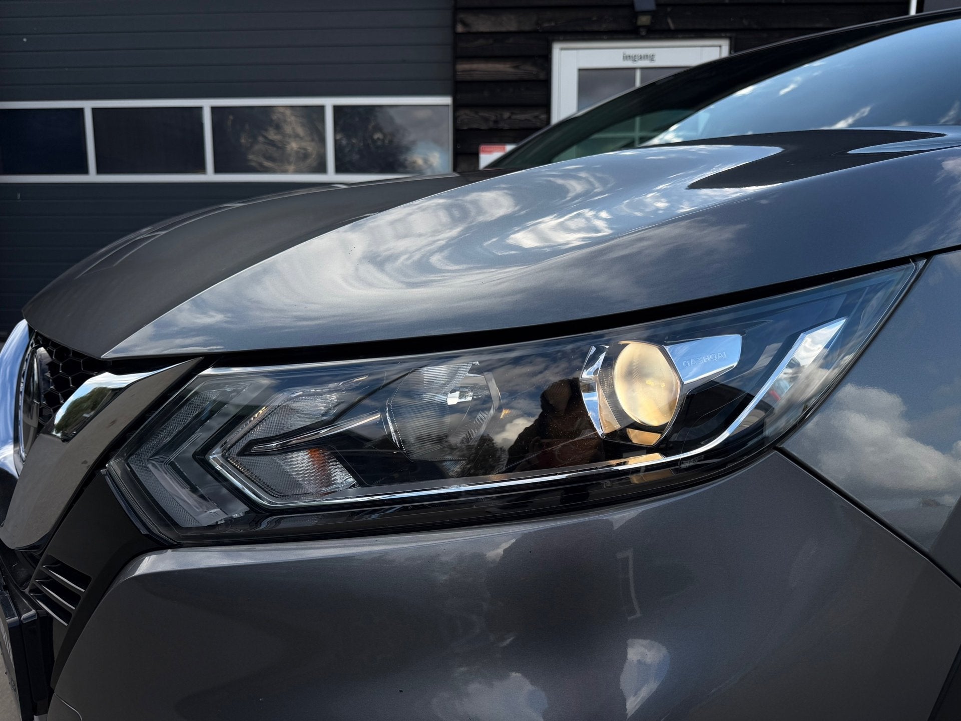 Nissan Qashqai 1.3 DIG-T N-Connecta Automaat 360 Camera, Auto's, Dealer onderhouden, Stof, Gebruikt, 1290 kg