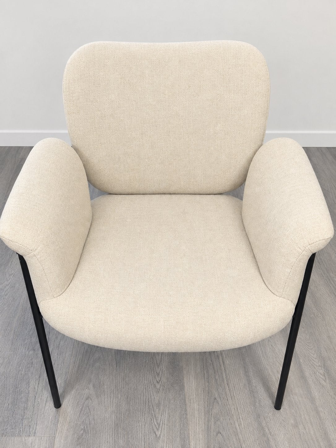 Comfortabele fauteuil met stoffen bekleding en metalen frame, Ophalen, 75 tot 100 cm, Zo goed als nieuw, Stof