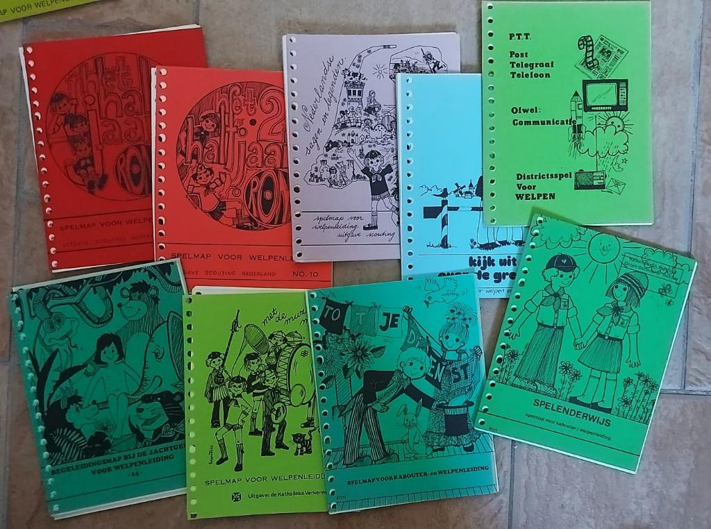 scouting hand en instructieboeken Welpen, Verzamelen, Scouting, Ophalen of Verzenden, Zo goed als nieuw, Boek of Tijdschrift