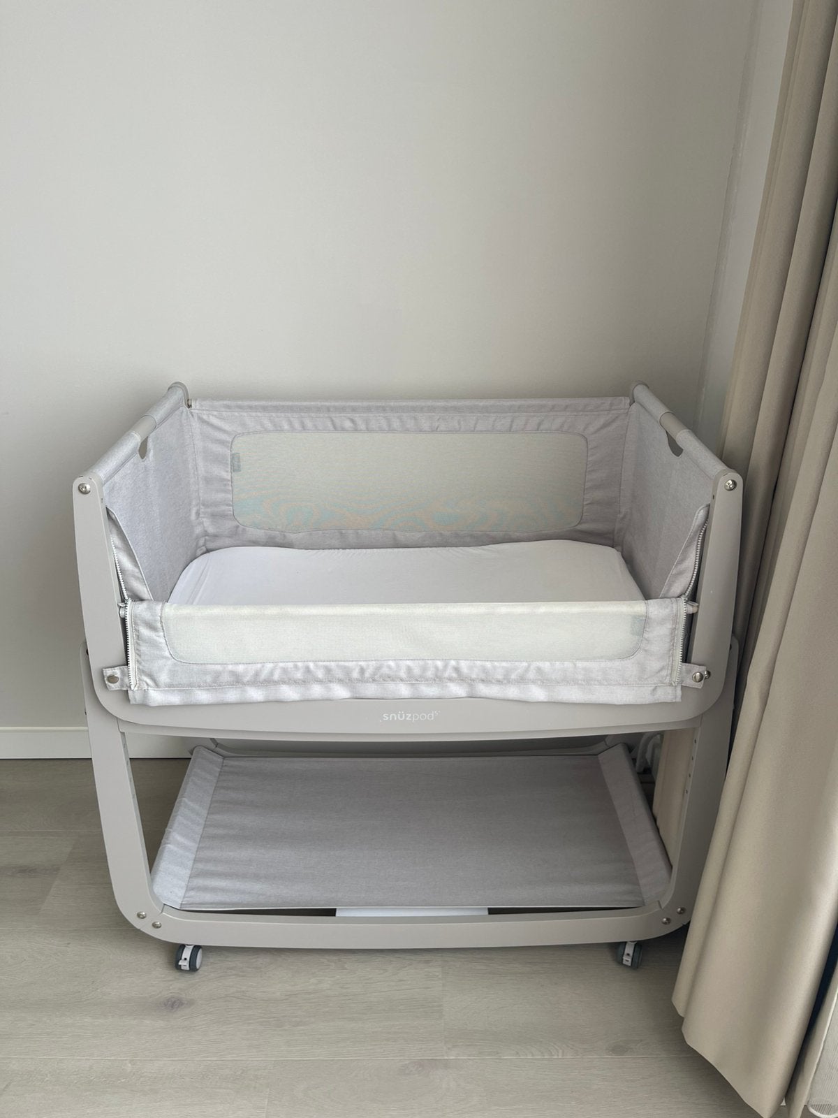 Snuzpod 5 co sleeper, Kinderen en Baby's, Babywiegjes en Ledikanten, Ophalen, Zo goed als nieuw, Wieg