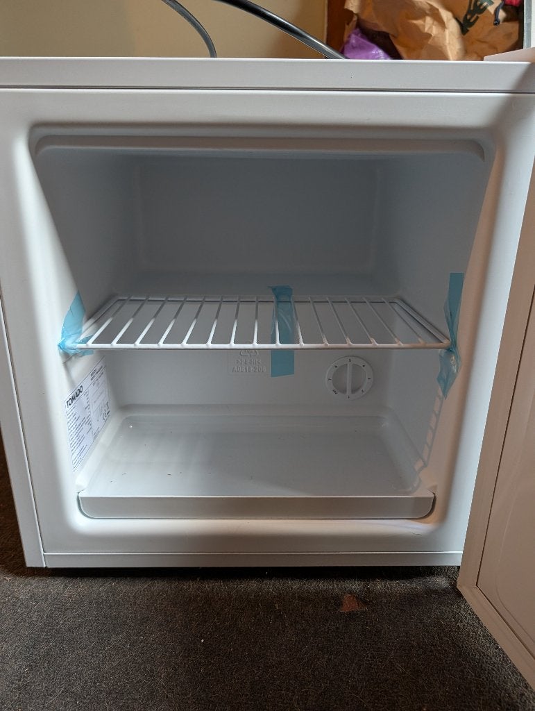 minidiepvries Tomado 31 l mini vriezer, Witgoed en Apparatuur, Minder dan 85 cm, Minder dan 60 cm, Ophalen of Verzenden, Zo goed als nieuw