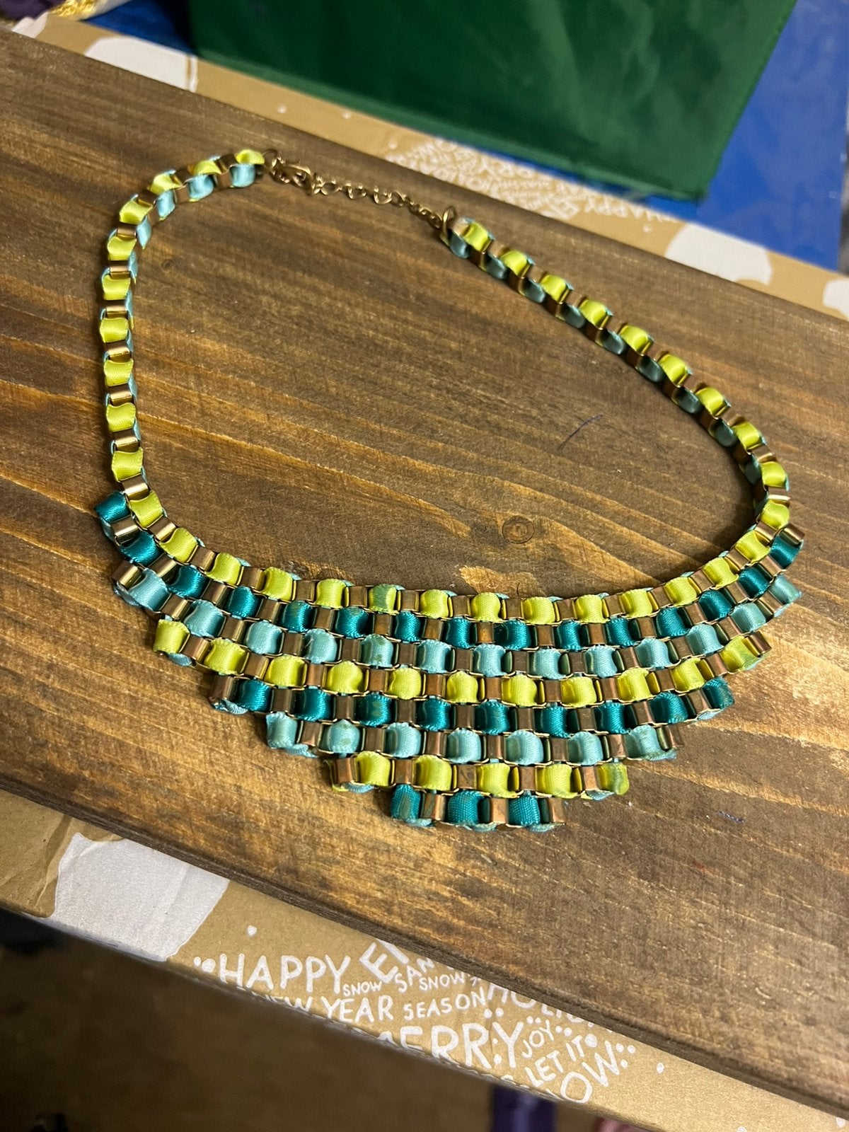 Aparte ketting leuk voor carnaval, Ophalen, Zo goed als nieuw, Carnaval