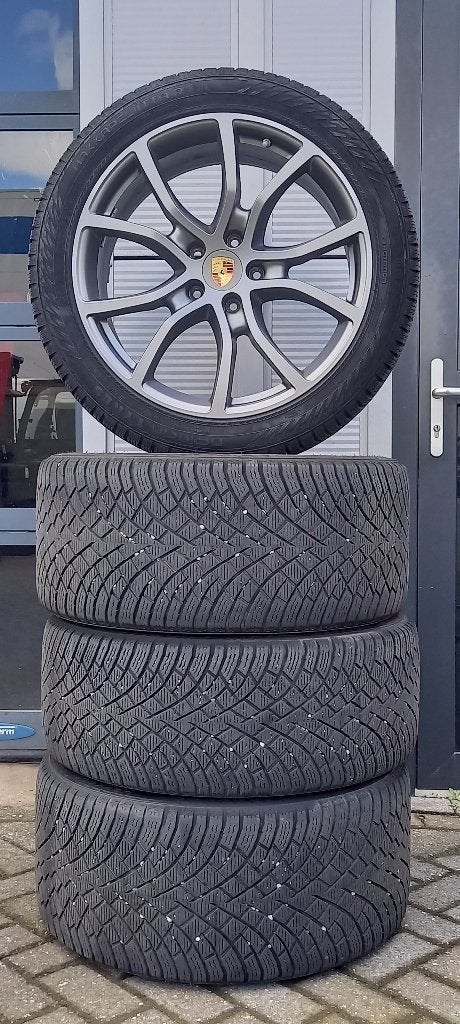 21'' Porsche Cayenne breedteset met M+S Banden, Gebruikt, Band(en), Personenwagen, Verzenden