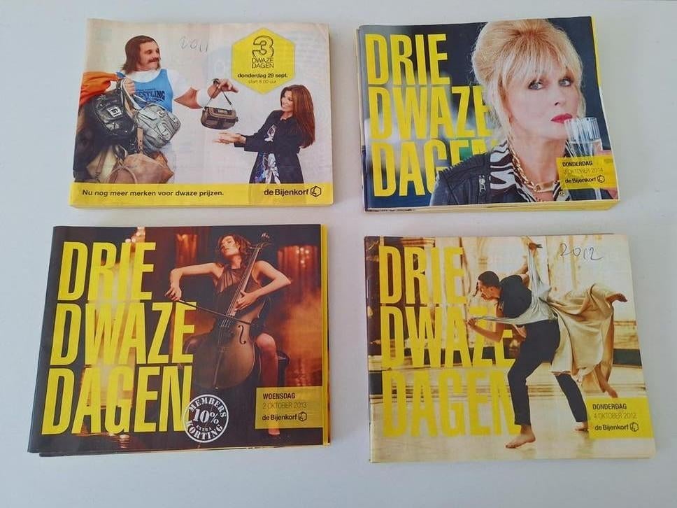 Bijenkorf 3 Dwaze Dagen Boekjes 2011, 2012, 2013, 2014, Ophalen of Verzenden, Gelezen, Folder
