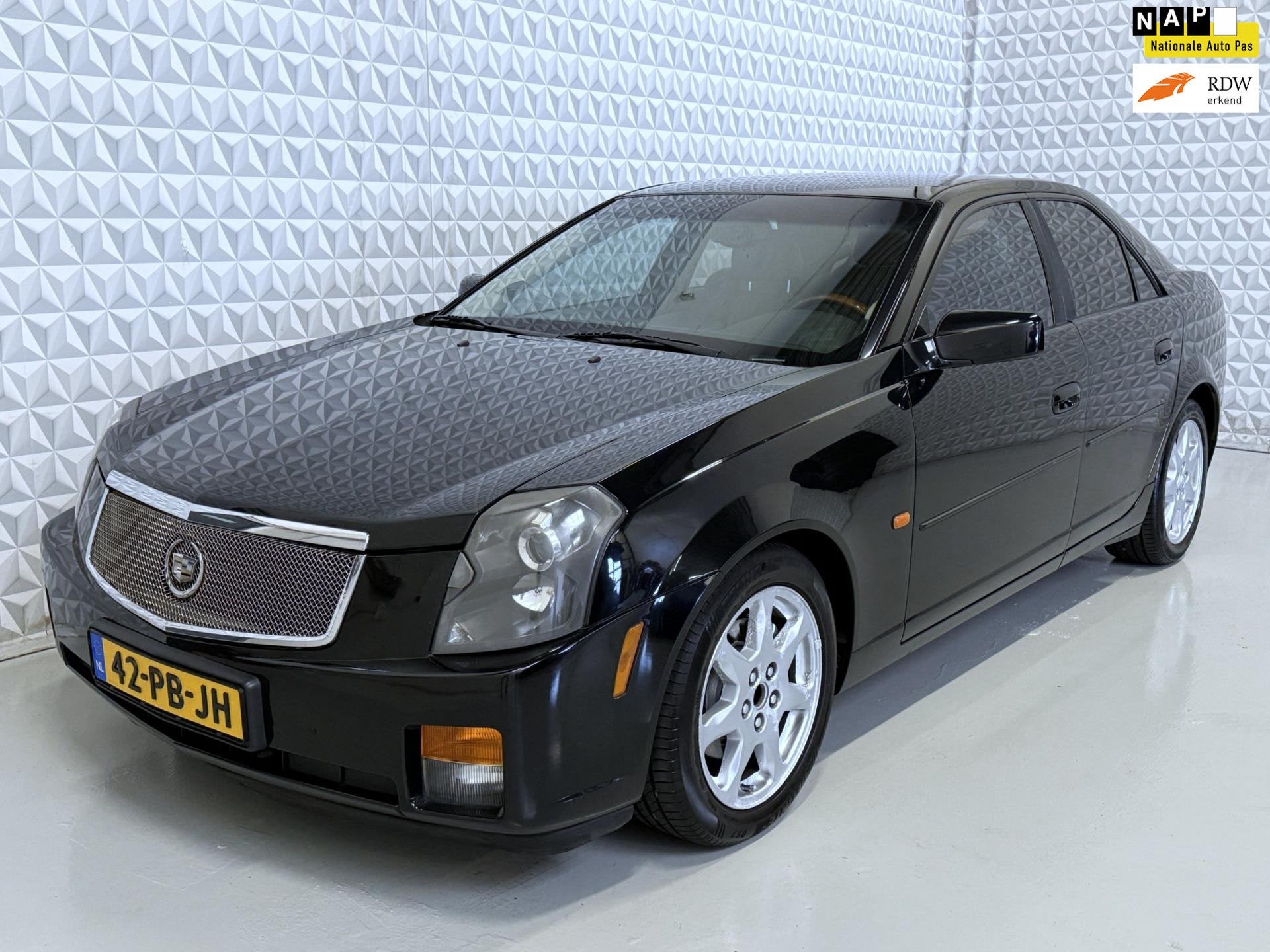 Cadillac CTS 3.2 V6 Elegance AUTOMAAT Airco Clima Cruise VOL, Auto's, Cadillac, Automaat, Achterwielaandrijving, Gebruikt, Beige